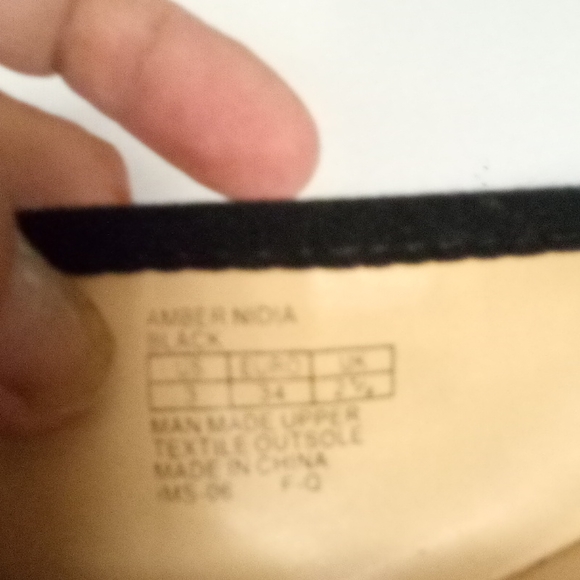 ~Badgley Mischka Blingin flats~ - Picture 4 of 5